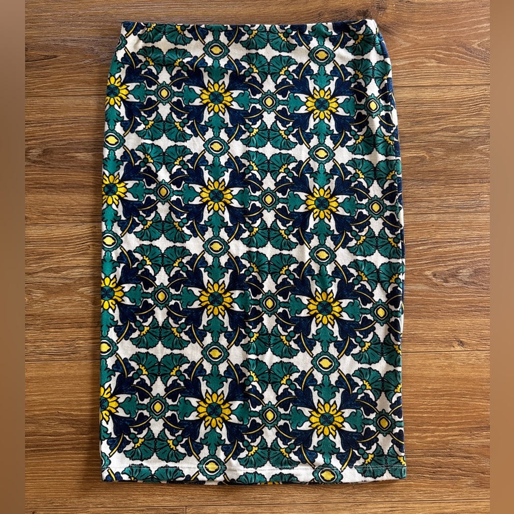 🌻 Forever 21 Blue and Yellow Floral Pencil Skirt 🌻